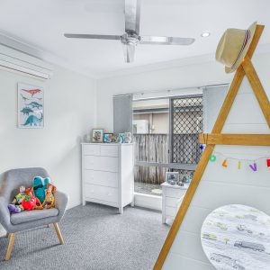 25 Rainbow Street, Kanimbla, QLD 4870 AUS