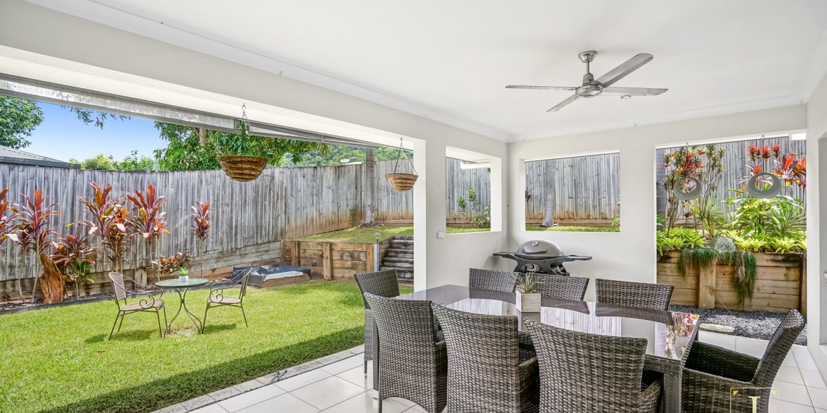 25 Rainbow Street, Kanimbla, QLD 4870 AUS