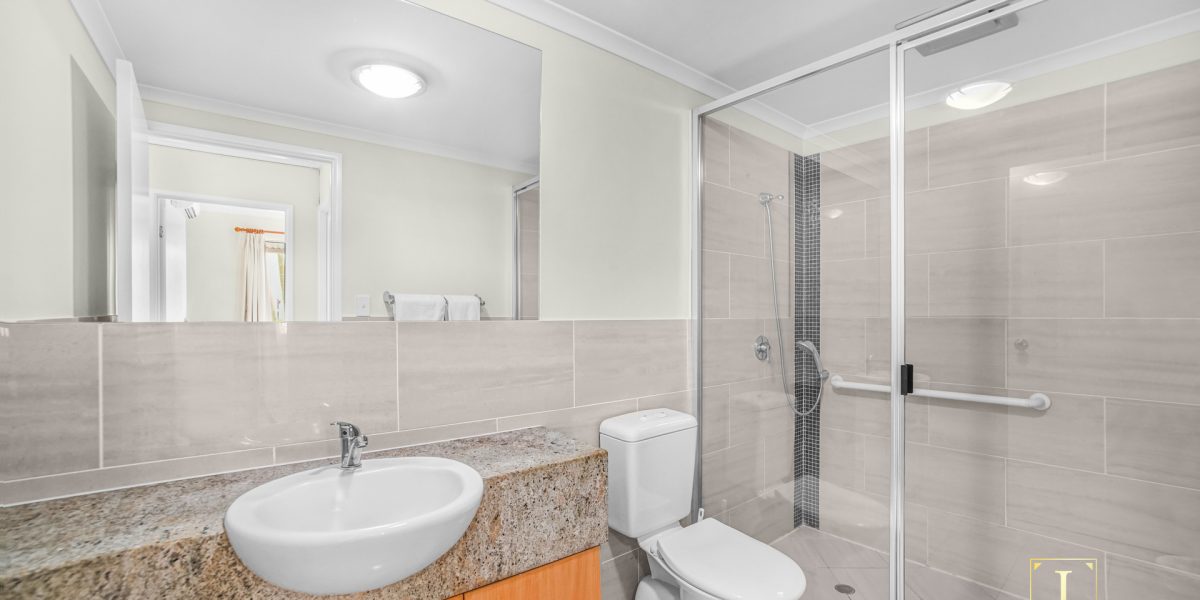 12/242 Grafton Street, Cairns North, QLD 4870 AUS