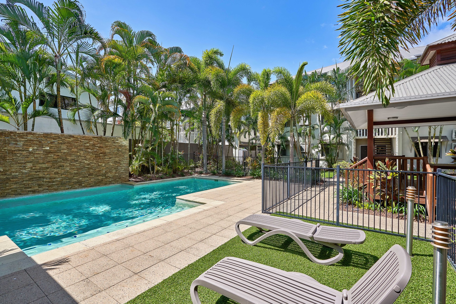 12/242 Grafton Street, Cairns North, QLD 4870 AUS