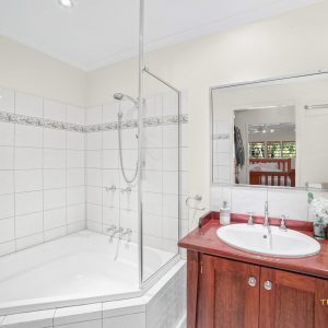 92 Arthur Lyons Drive, Redlynch, QLD 4870 AUS