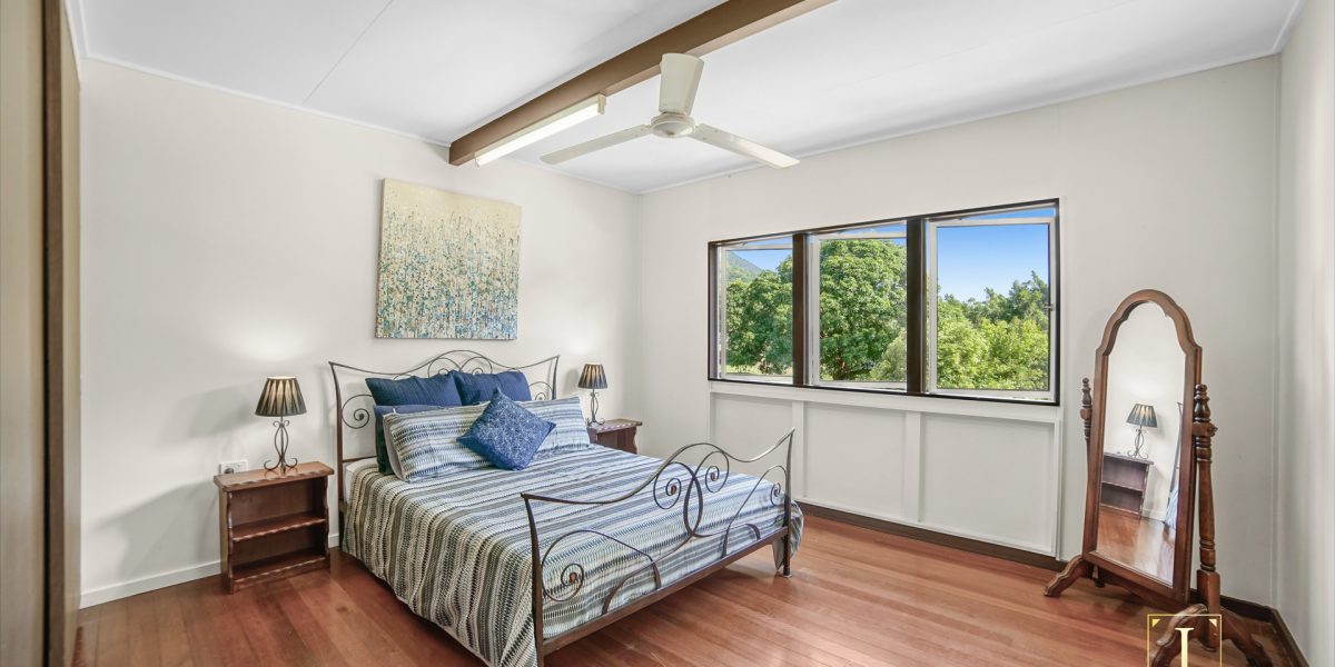 92 Arthur Lyons Drive, Redlynch, QLD 4870 AUS