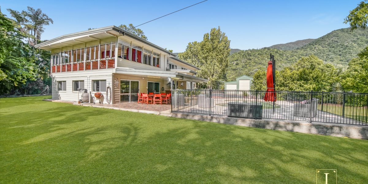 92 Arthur Lyons Drive, Redlynch, QLD 4870 AUS