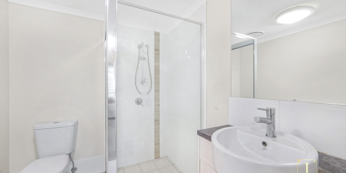 40/9-15 McLean Street, Cairns North, QLD 4870 AUS