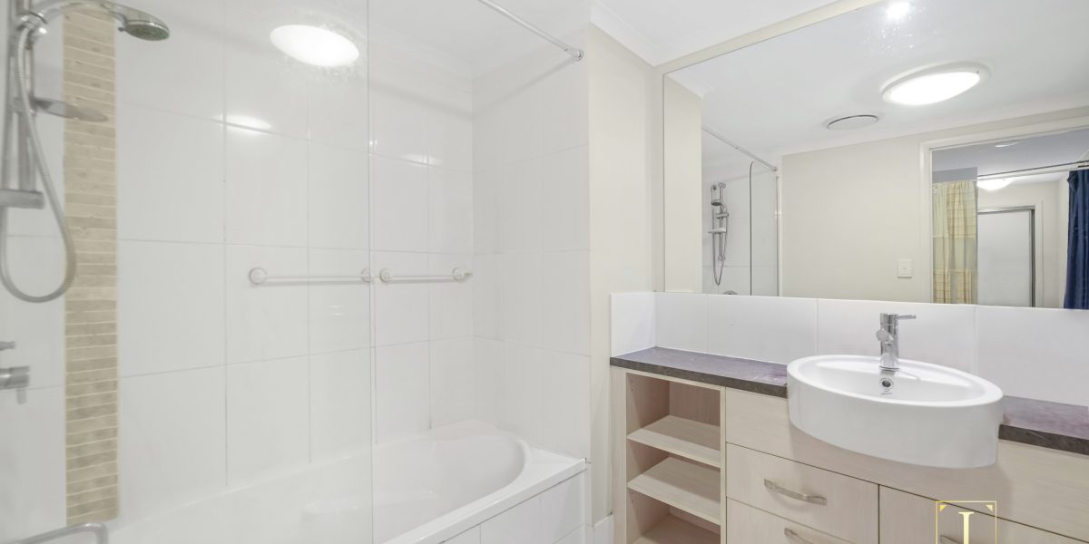 40/9-15 McLean Street, Cairns North, QLD 4870 AUS