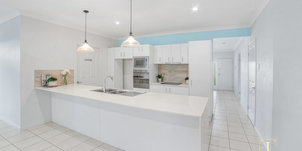 92 Roberts Drive, Trinity Beach, QLD 4879 AUS