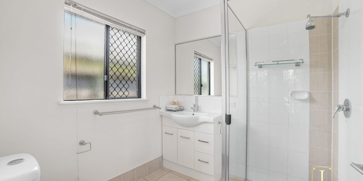 92 Roberts Drive, Trinity Beach, QLD 4879 AUS