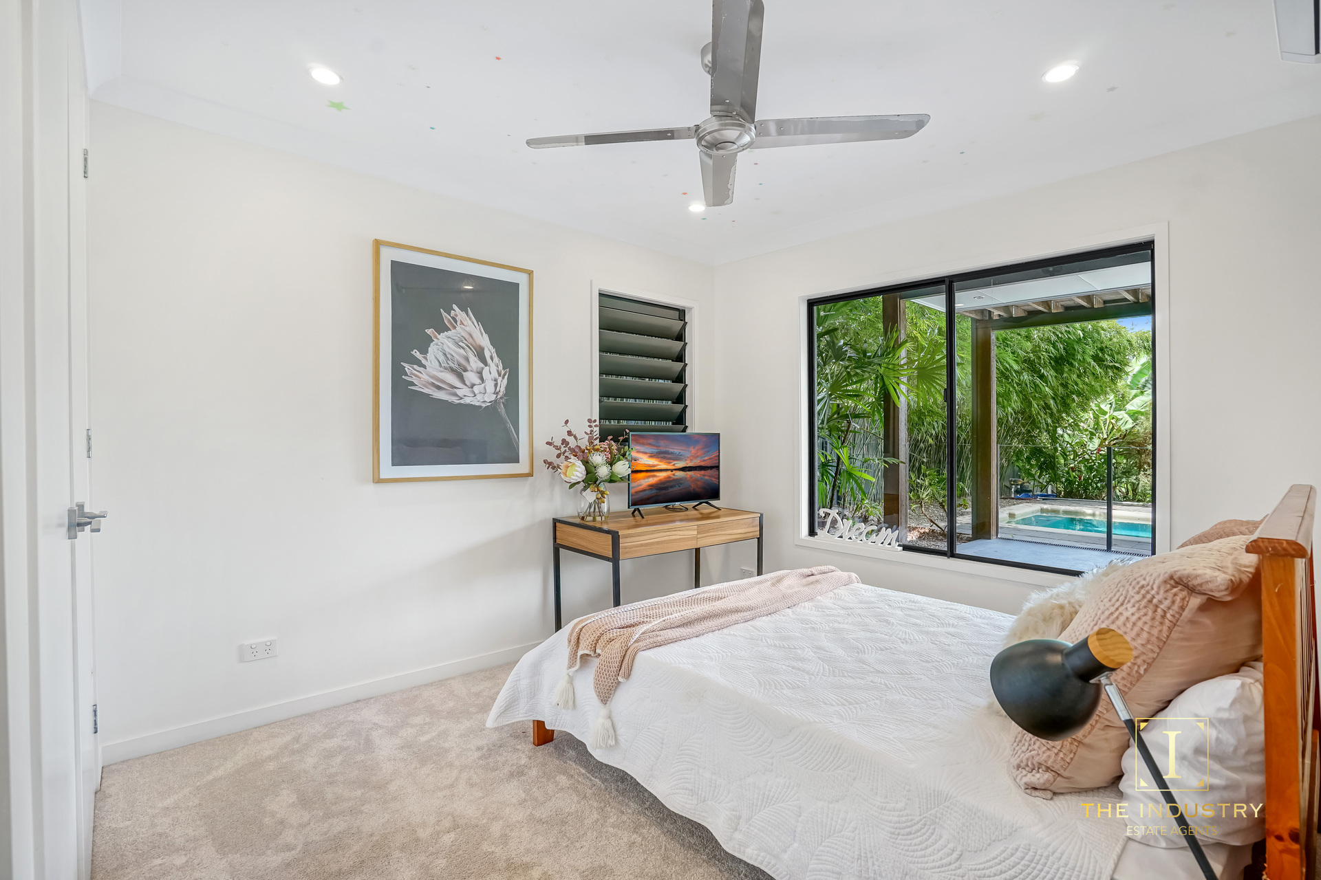 41 The Peak, Brinsmead, QLD 4870 AUS