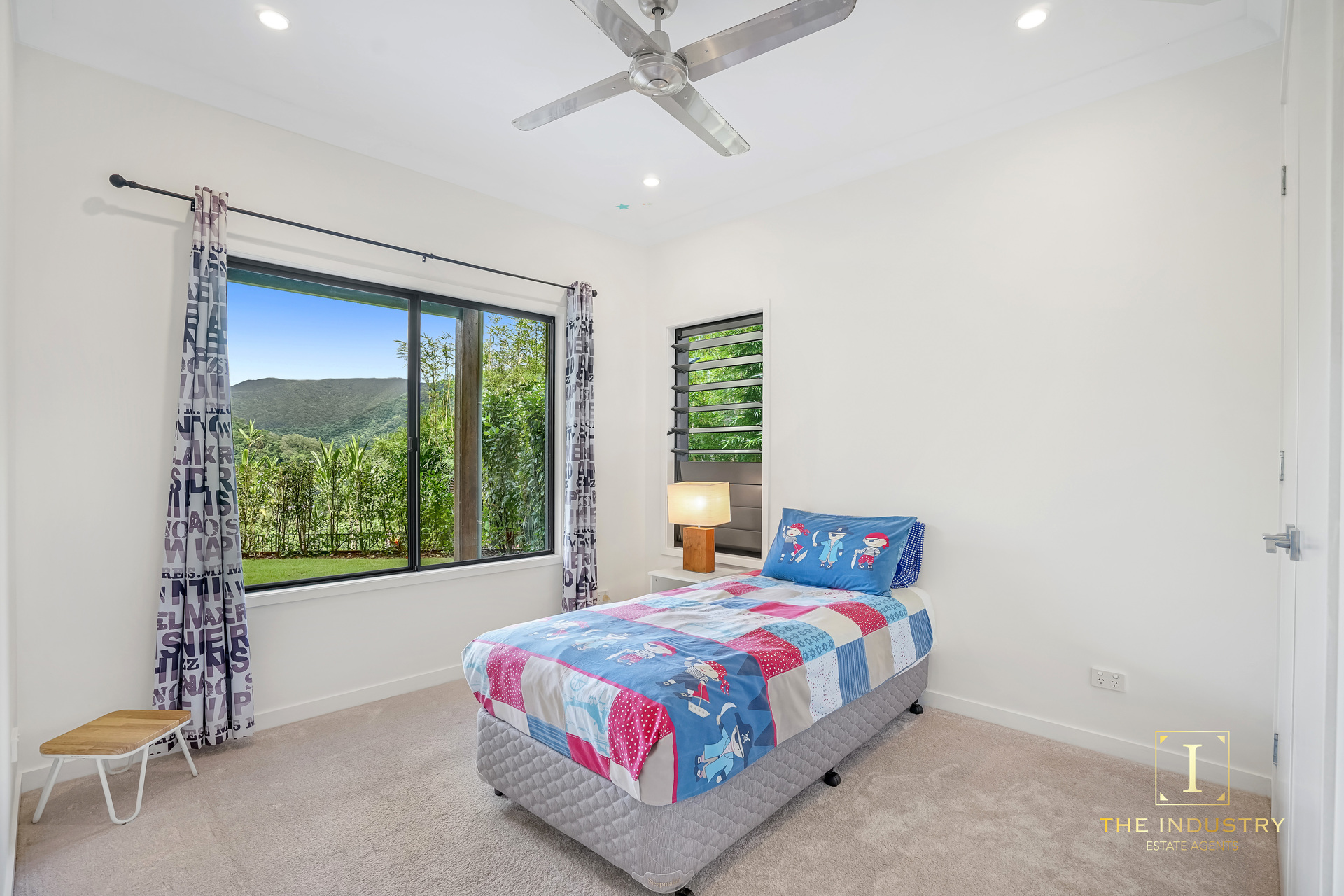 41 The Peak, Brinsmead, QLD 4870 AUS