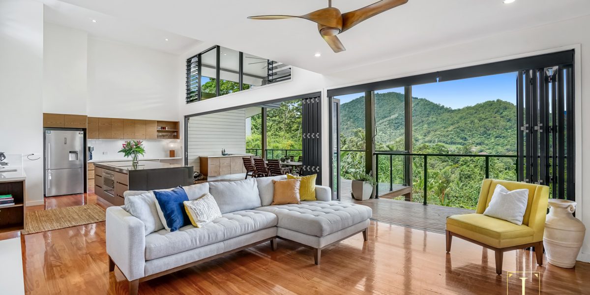 41 The Peak, Brinsmead, QLD 4870 AUS