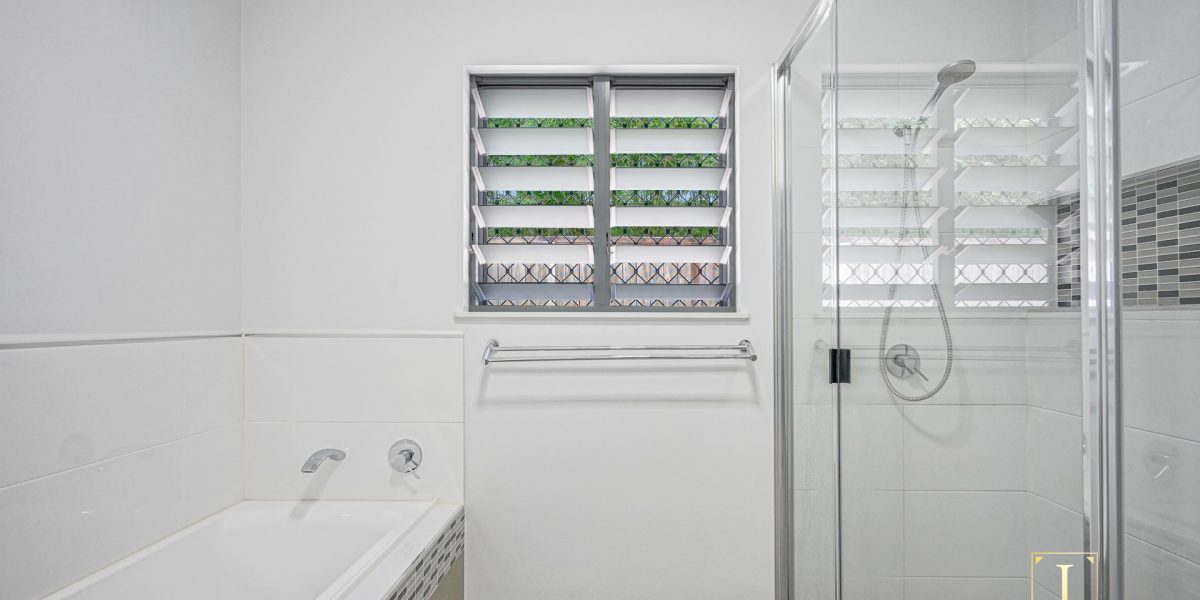 4 Lighthouse Court, Trinity Beach, QLD 4879 AUS