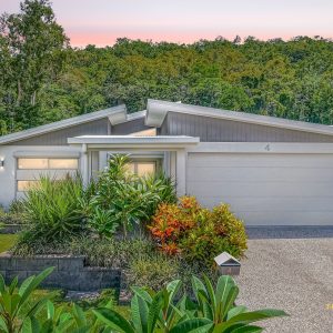4 Lighthouse Court, Trinity Beach, QLD 4879 AUS