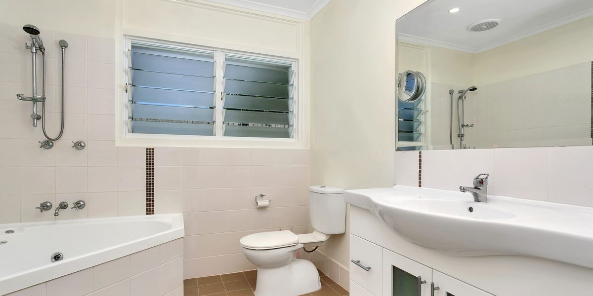 46 Heavey Crescent, Whitfield, QLD 4870 AUS