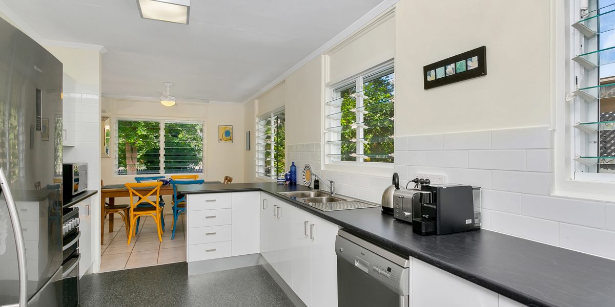 46 Heavey Crescent, Whitfield, QLD 4870 AUS