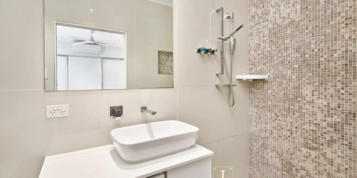 11 Newport Close, Kewarra Beach, QLD 4879 AUS