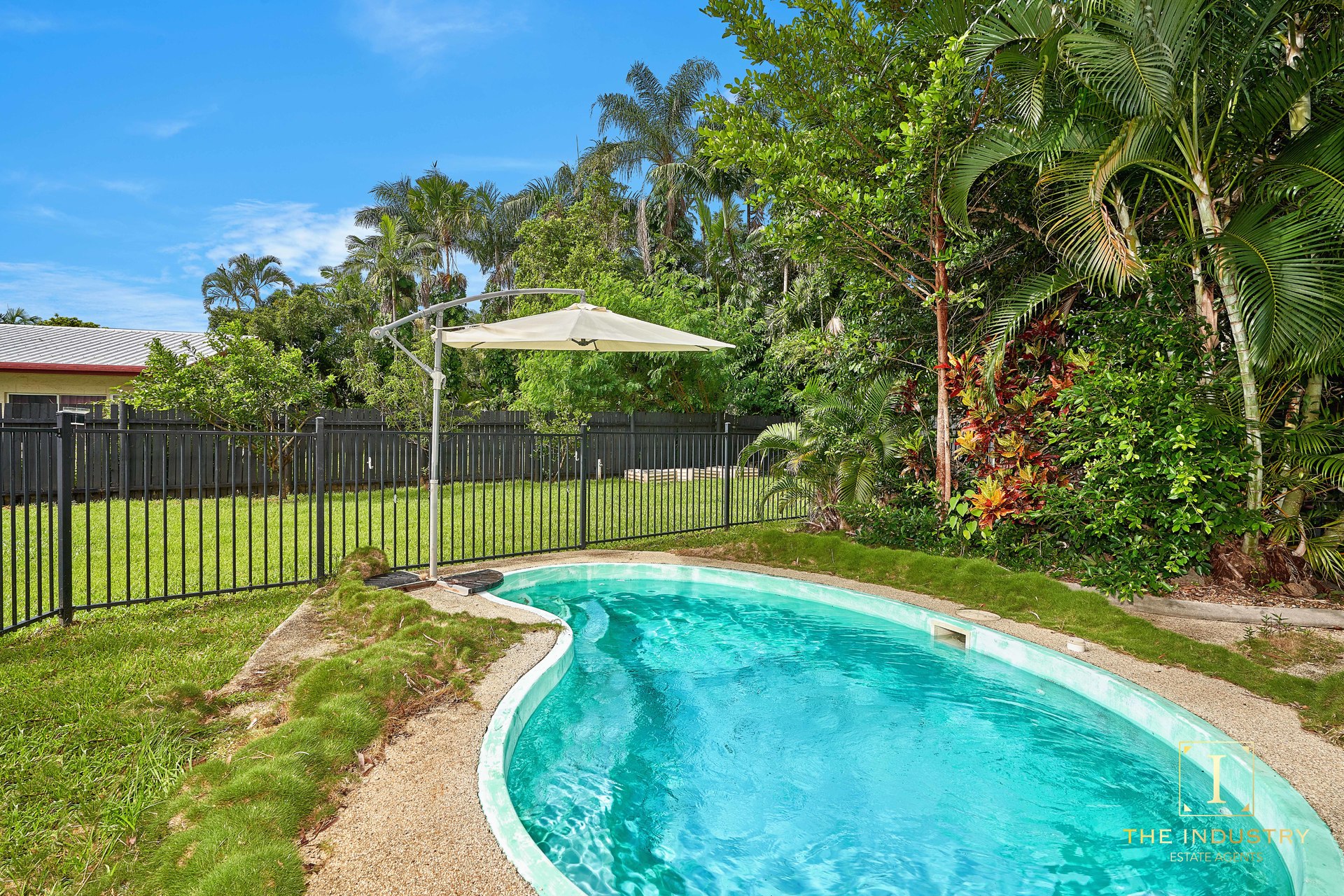 11 Newport Close, Kewarra Beach, QLD 4879 AUS