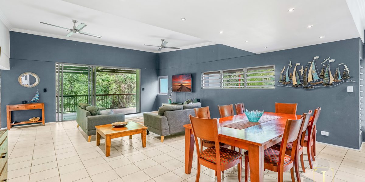 20-22 Foley Road, Palm Cove, QLD 4879 AUS