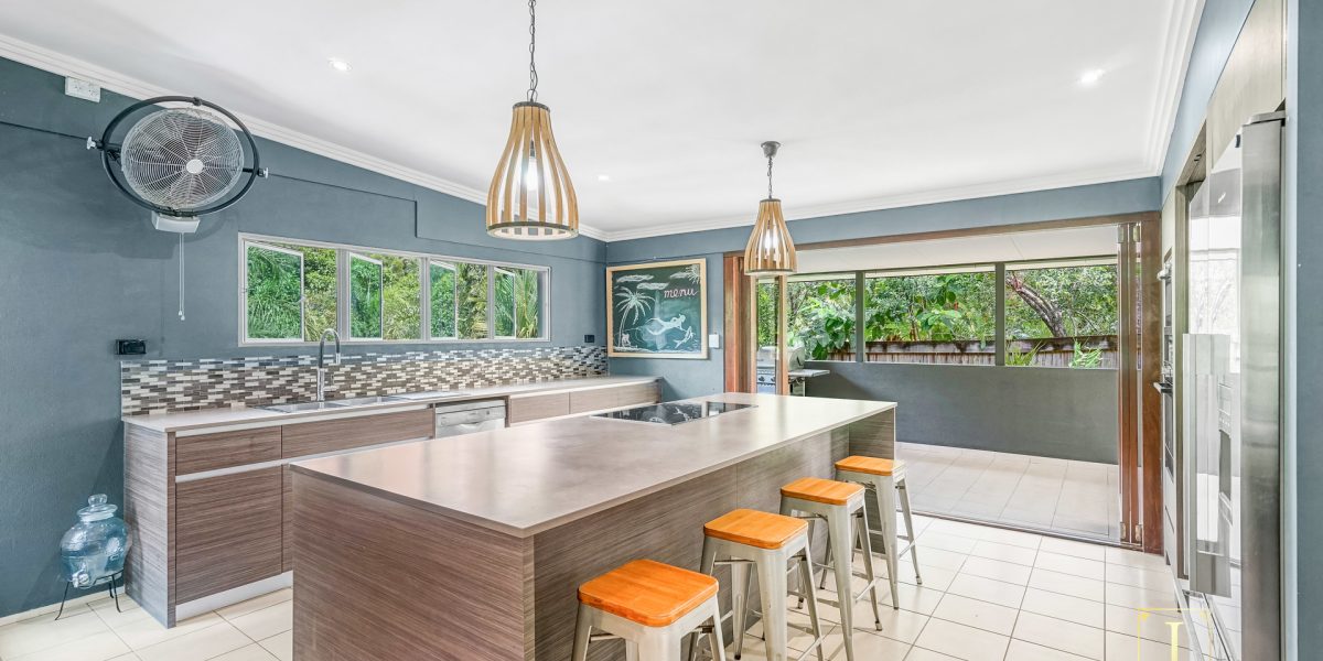 20-22 Foley Road, Palm Cove, QLD 4879 AUS