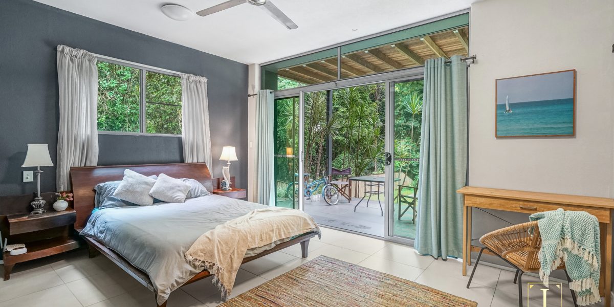 20-22 Foley Road, Palm Cove, QLD 4879 AUS