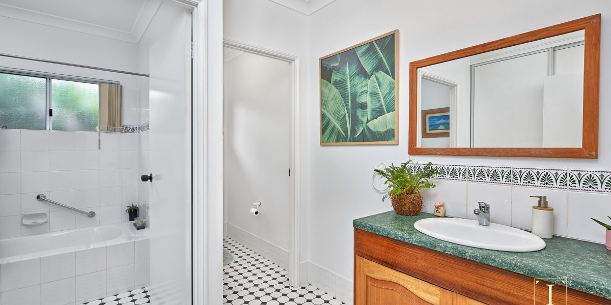 8 Collett Close, Kewarra Beach, QLD 4879 AUS