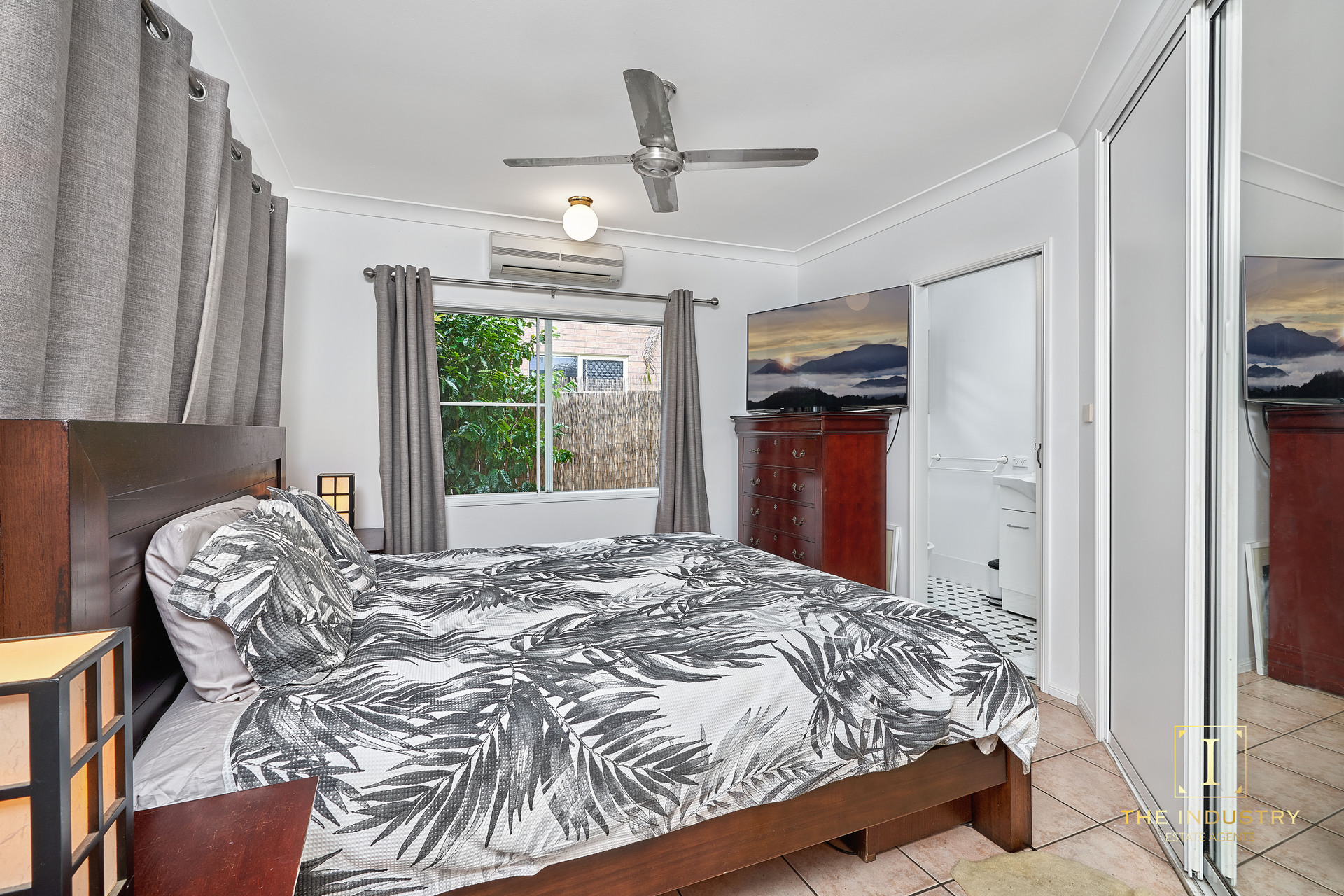 8 Collett Close, Kewarra Beach, QLD 4879 AUS