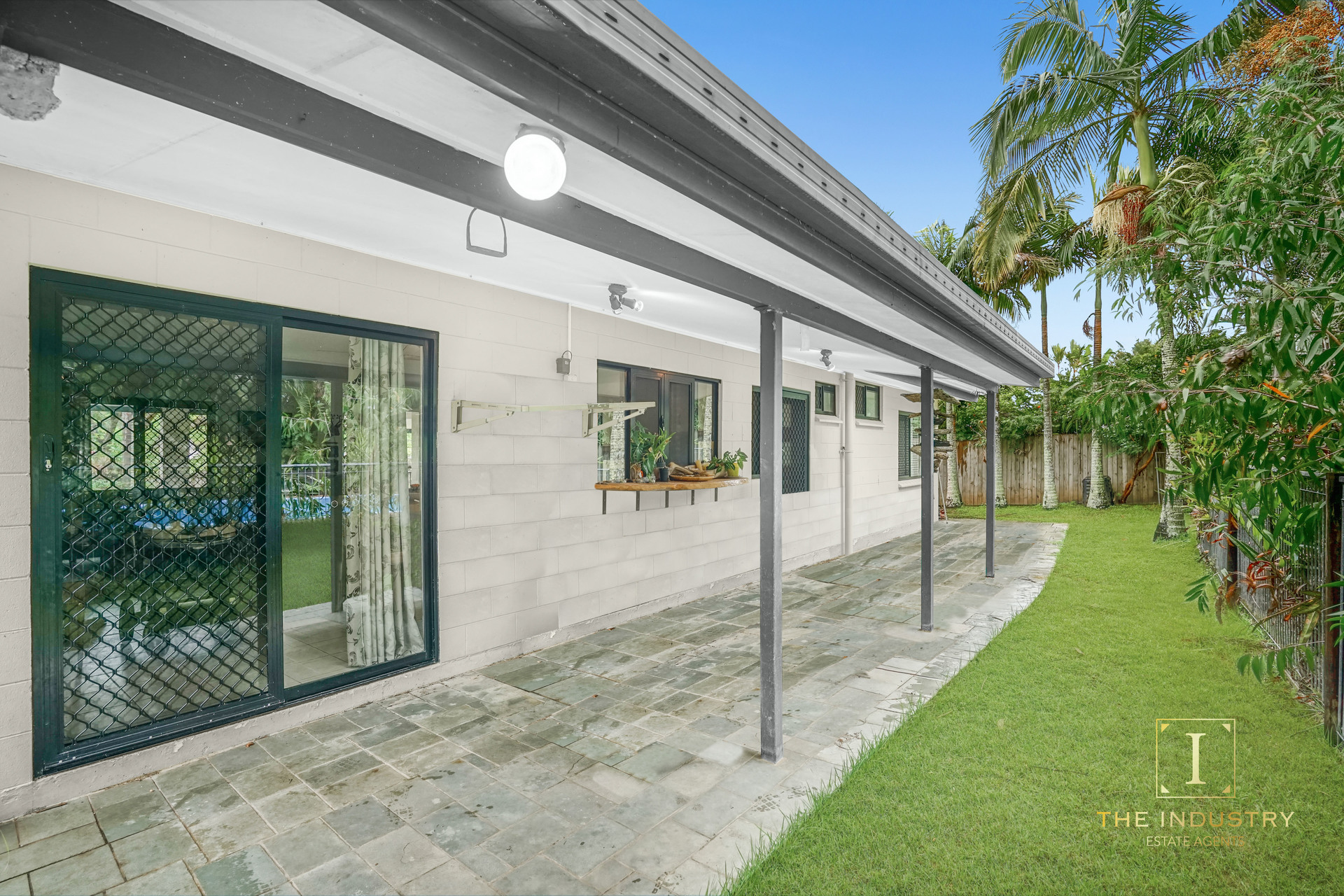 17 Lae Street, Trinity Beach, QLD 4879 AUS