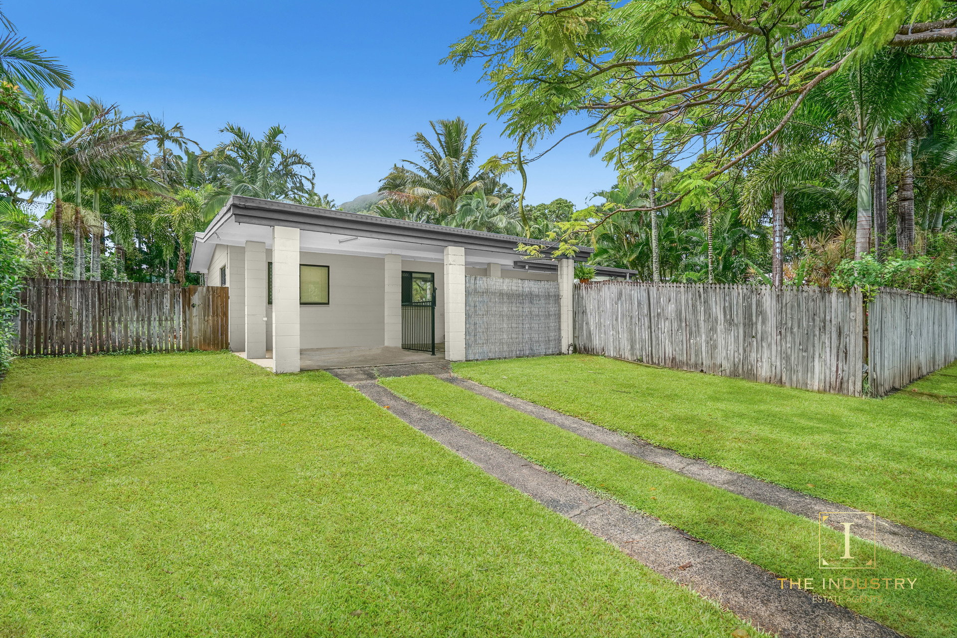 17 Lae Street, Trinity Beach, QLD 4879 AUS