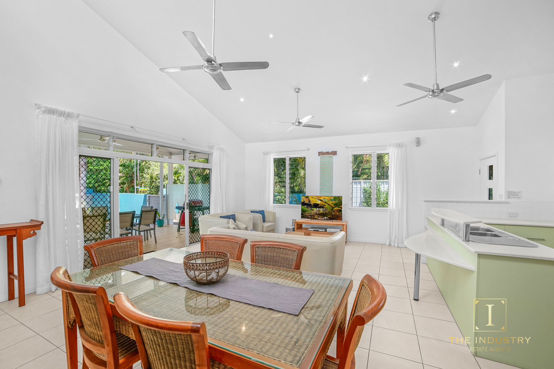 1/3 Upolu Esplanade, Clifton Beach, QLD 4879 AUS