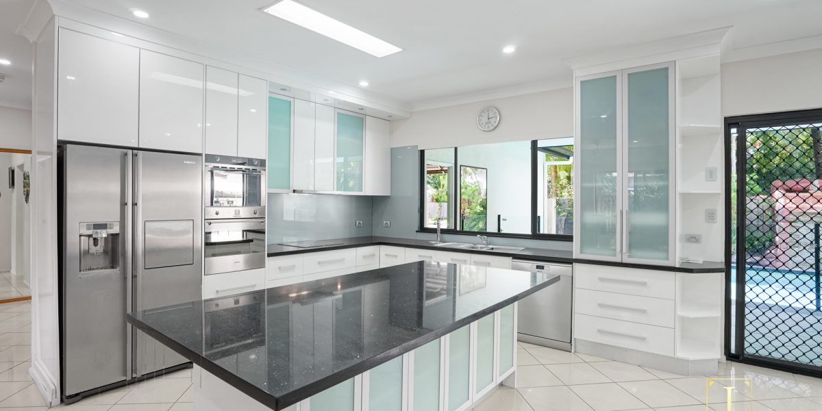 3 Morley Street, Manoora, QLD 4870 AUS