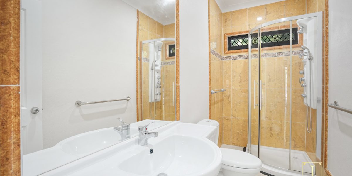 3 Morley Street, Manoora, QLD 4870 AUS