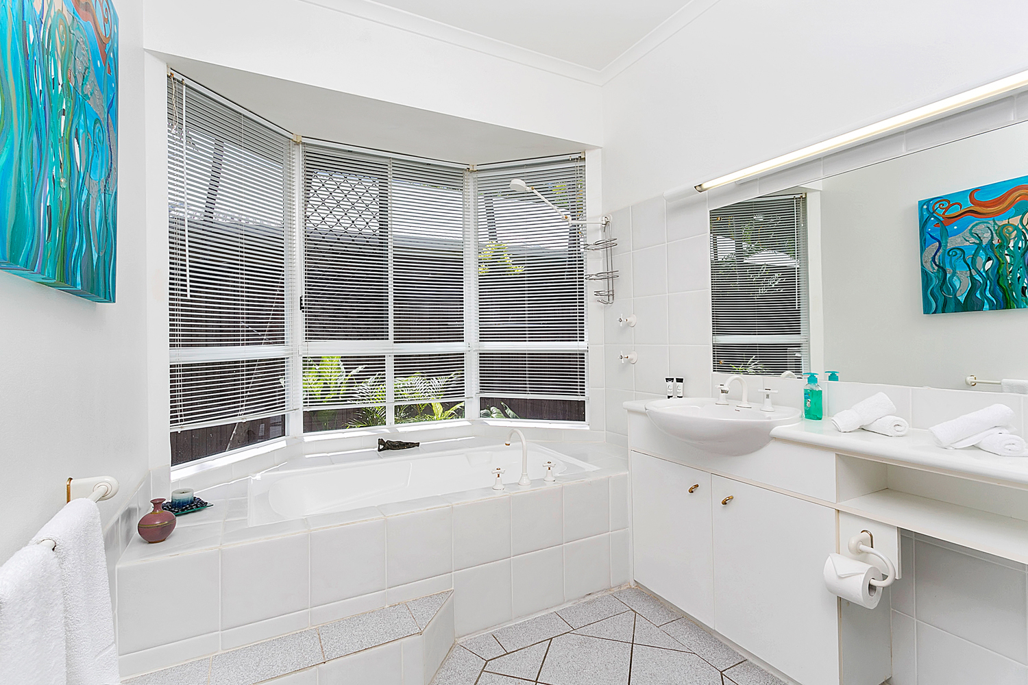 40 Yule Avenue, Clifton Beach, QLD 4879 AUS