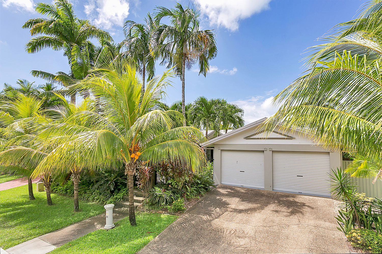 40 Yule Avenue, Clifton Beach, QLD 4879 AUS