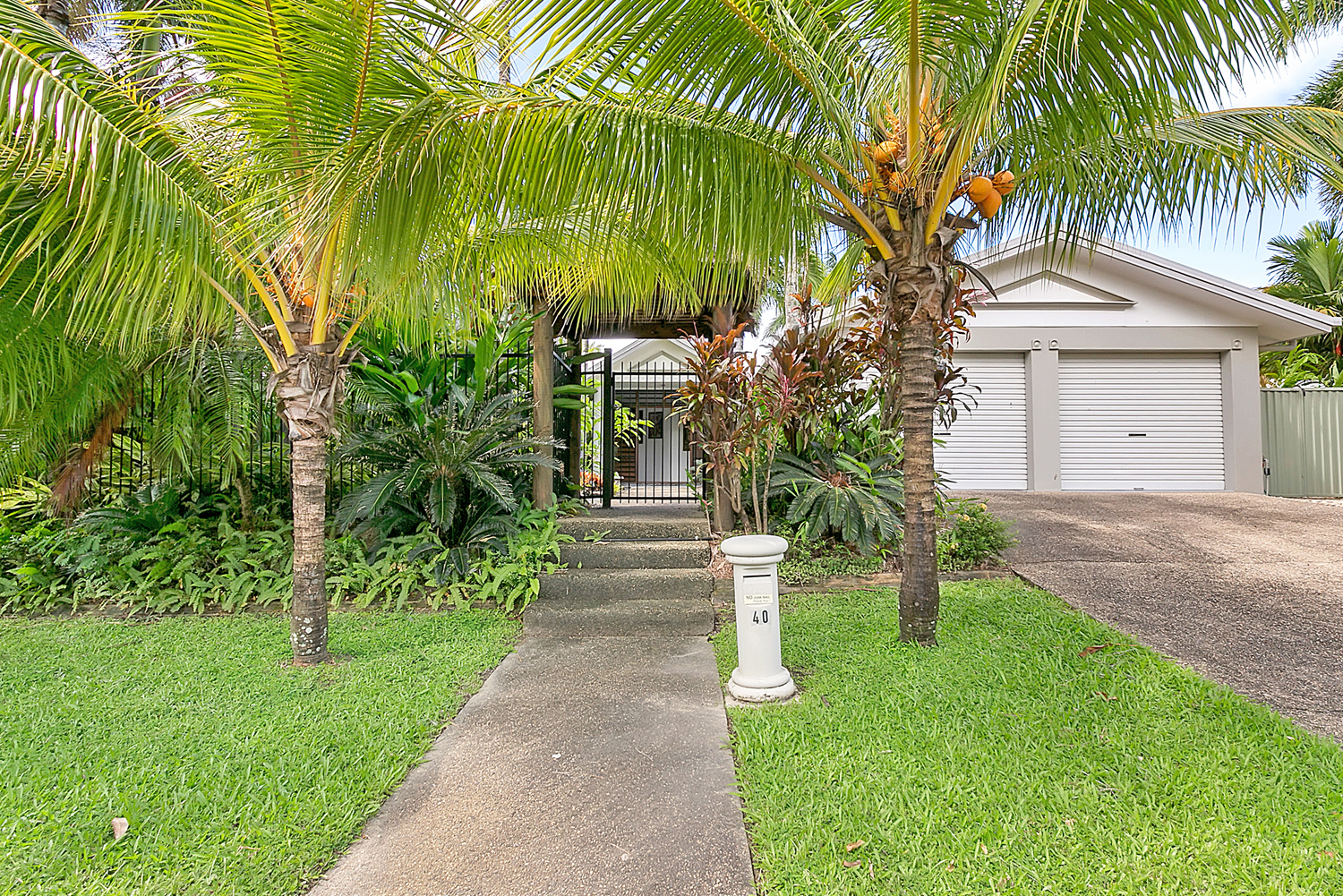 40 Yule Avenue, Clifton Beach, QLD 4879 AUS