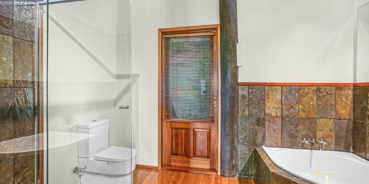 8 Saidor Close, Trinity Beach, QLD 4879 AUS