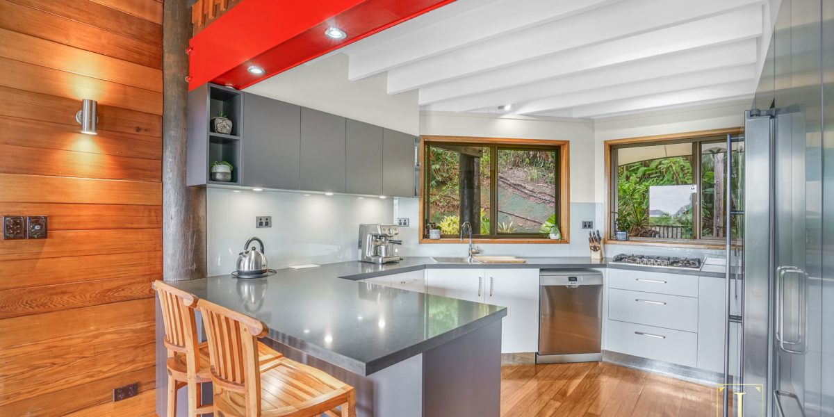 8 Saidor Close, Trinity Beach, QLD 4879 AUS