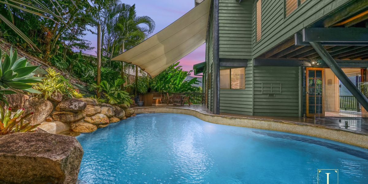 8 Saidor Close, Trinity Beach, QLD 4879 AUS