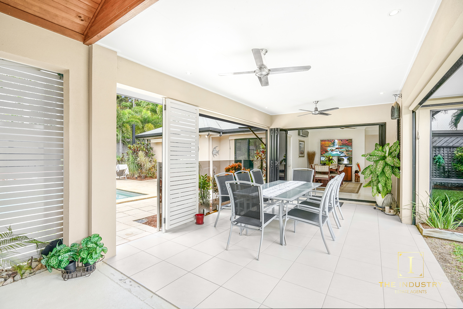 32 Lagoon Drive, Trinity Beach, QLD 4879 AUS