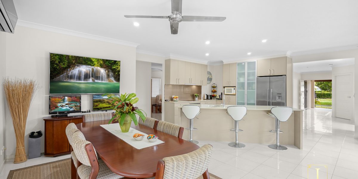 32 Lagoon Drive, Trinity Beach, QLD 4879 AUS