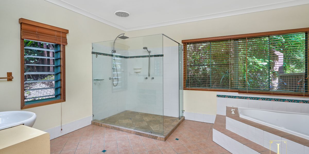 10 Licuala Close, Kamerunga, QLD 4870 AUS