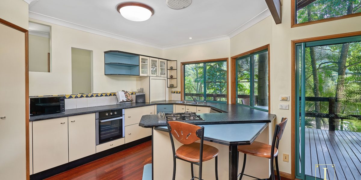 10 Licuala Close, Kamerunga, QLD 4870 AUS