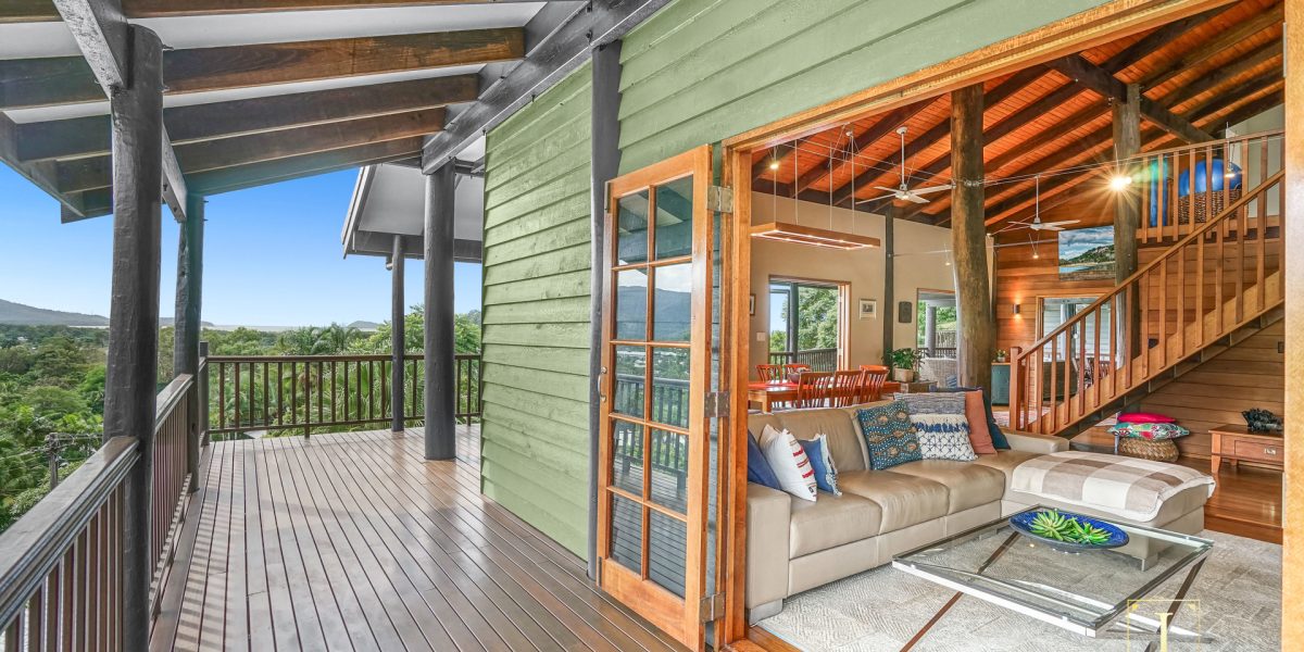 8 Saidor Close, Trinity Beach, QLD 4879 AUS