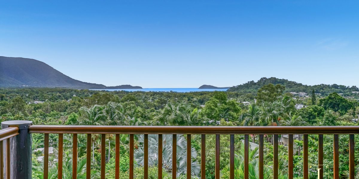 8 Saidor Close, Trinity Beach, QLD 4879 AUS