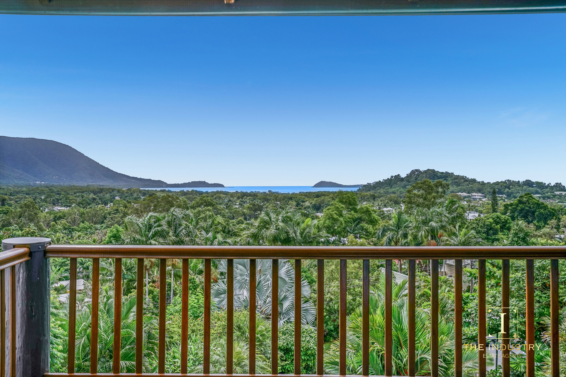 8 Saidor Close, Trinity Beach, QLD 4879 AUS