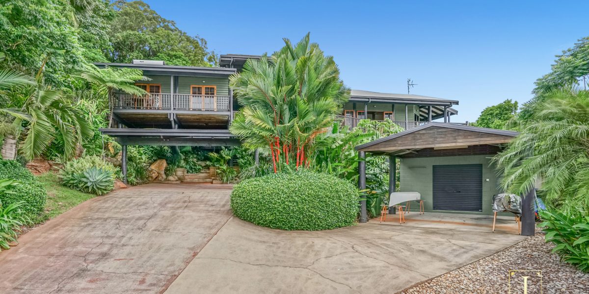 8 Saidor Close, Trinity Beach, QLD 4879 AUS