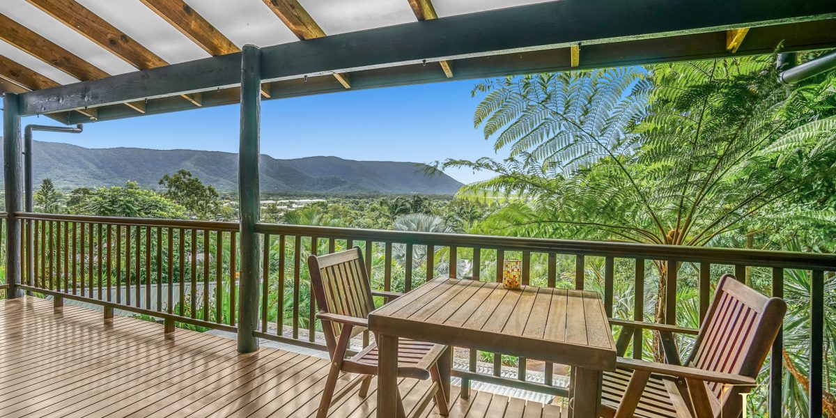 8 Saidor Close, Trinity Beach, QLD 4879 AUS