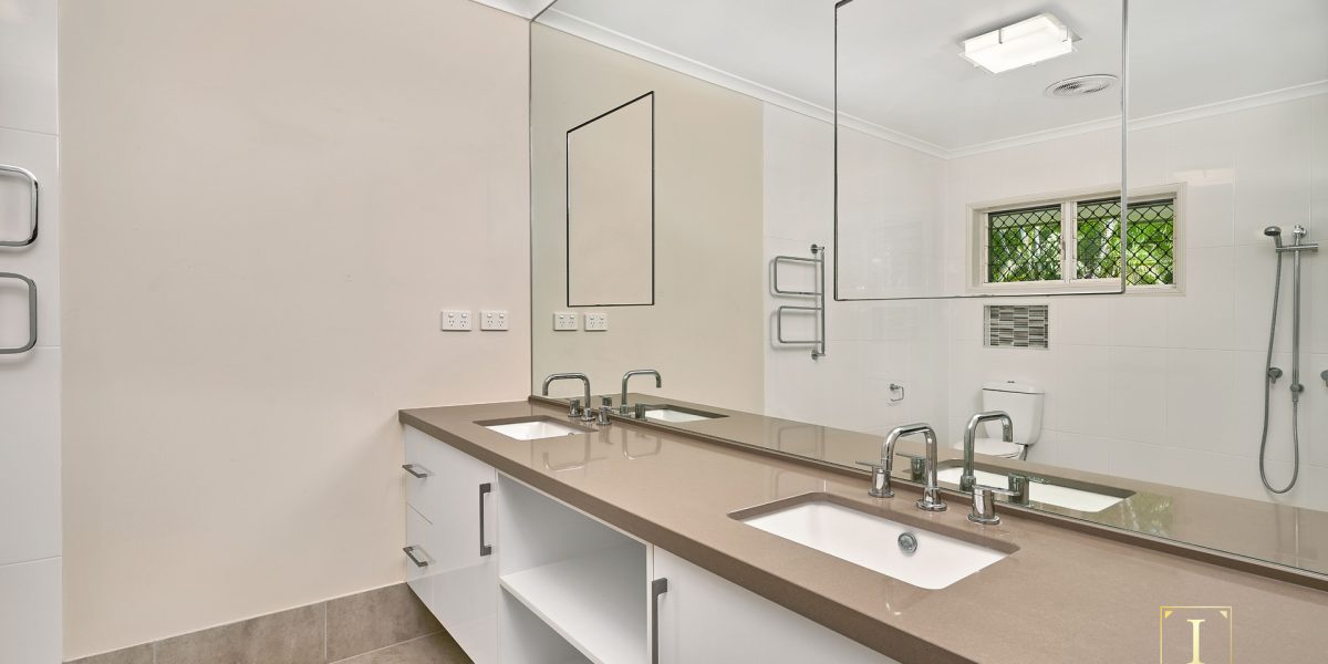 9-11 Joseph Banks Close, Kewarra Beach, QLD 4879 AUS