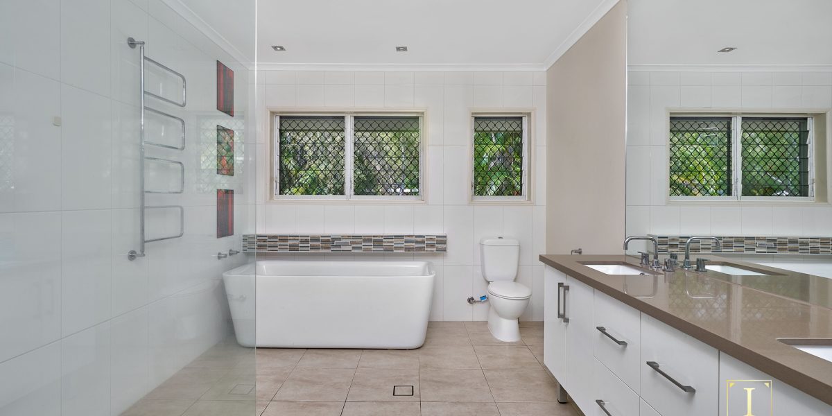 9-11 Joseph Banks Close, Kewarra Beach, QLD 4879 AUS