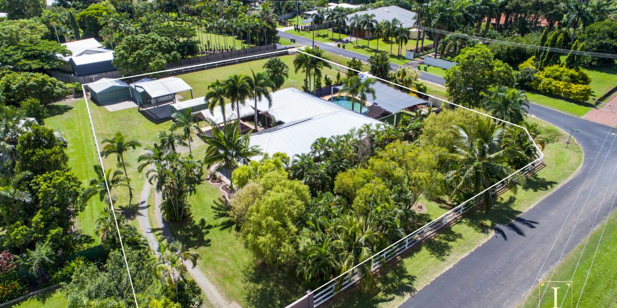 9-11 Joseph Banks Close, Kewarra Beach, QLD 4879 AUS