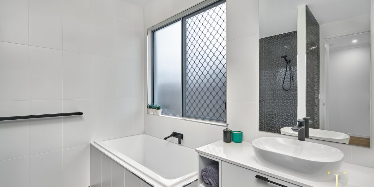 15 Whipbird Drive, Smithfield, QLD 4878 AUS