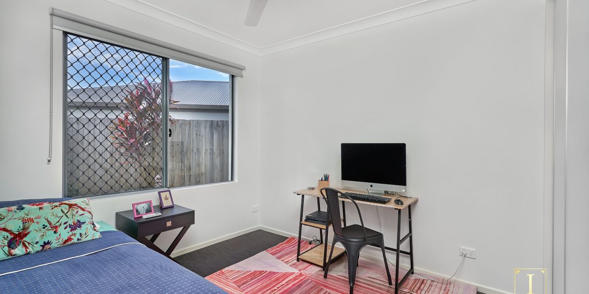 13 Tyson Place, Redlynch, QLD 4870 AUS